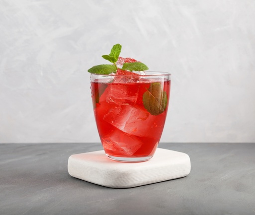 Getränk mit roter Johannisbeere 